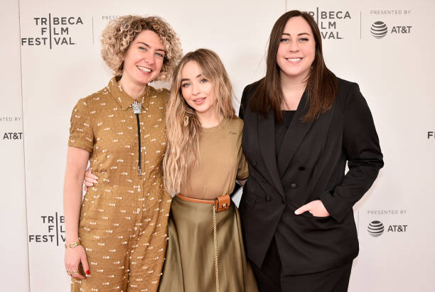 Ani Simon-Kennedy. Sabrina Carpenter and Cailin Yatsko attend "The Short History Of The Long Road" screening during the 2019 Tribeca Film Festival at Village East Cinema on April 27, 2019 in New York City. — frame 21/23 (612×412)