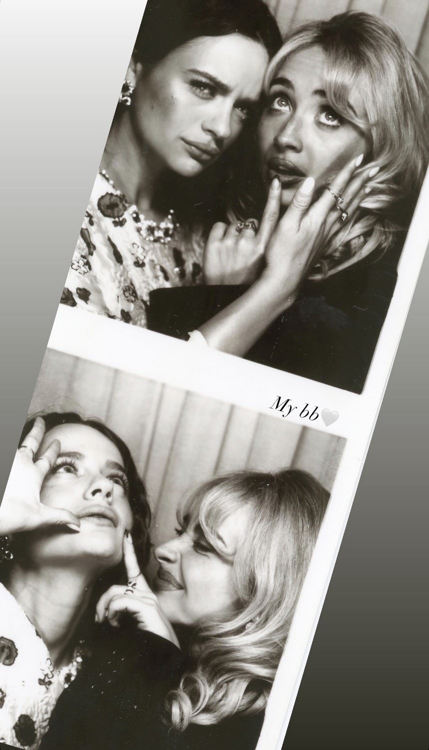 Bffs Sabrina Carpenter Joey King Share Cute Photo