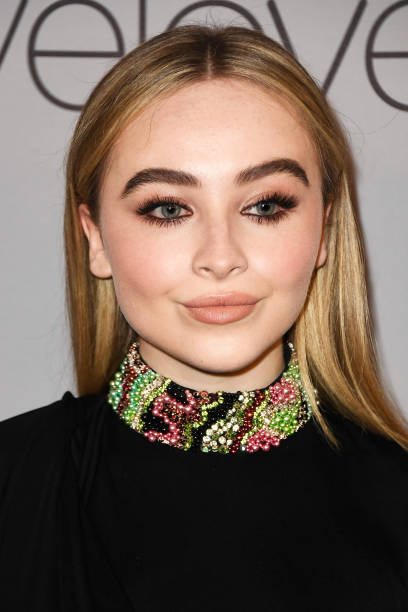 Recording artist Sabrina Carpenter attends the 19th Annual Post-Golden Globes Party hosted by Warner Bros. Pictures and InStyle at The Beverly Hilton Hotel on January 7, 2018 in Beverly Hills, California. (408×612)