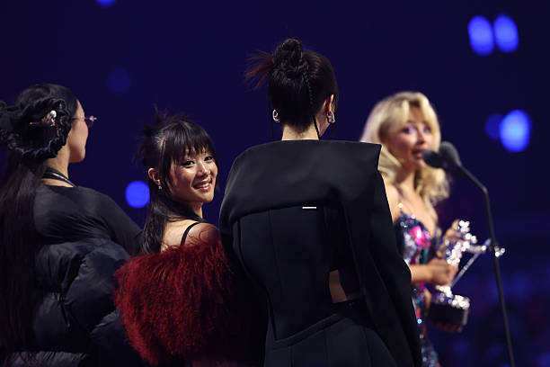 Sabrina Carpenter Accepts the Best Album Award
