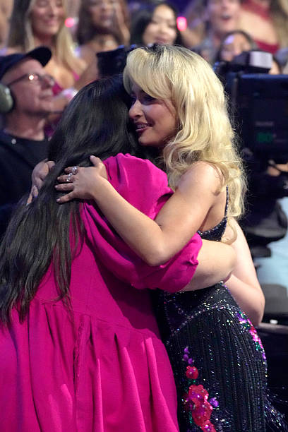 Sabrina Carpenter Accepts the Best Album Award