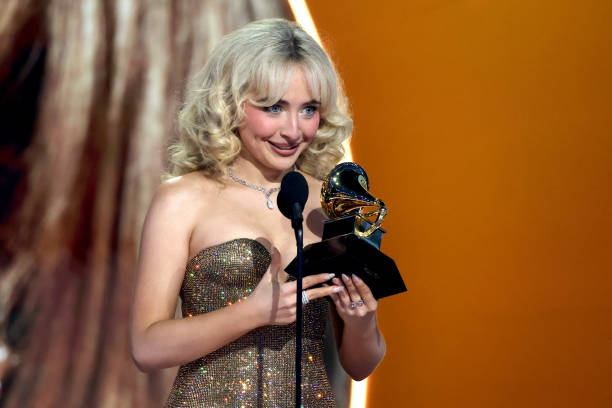Sabrina Carpenter Accepts the Best Pop Vocal Album