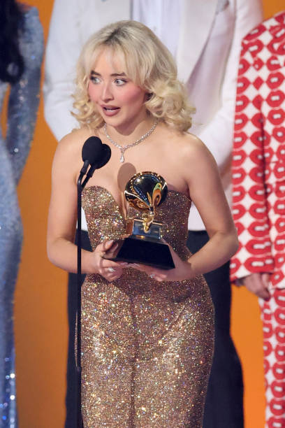 Sabrina Carpenter Accepts the Best Pop Vocal Album