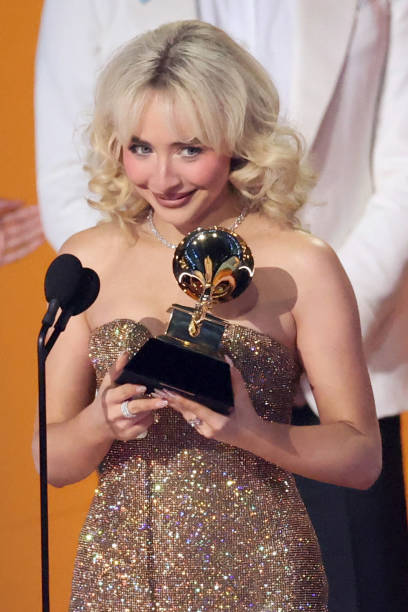 Sabrina Carpenter Accepts the Best Pop Vocal Album