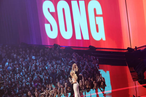 Sabrina Carpenter Accepts the Song of the Year Awa