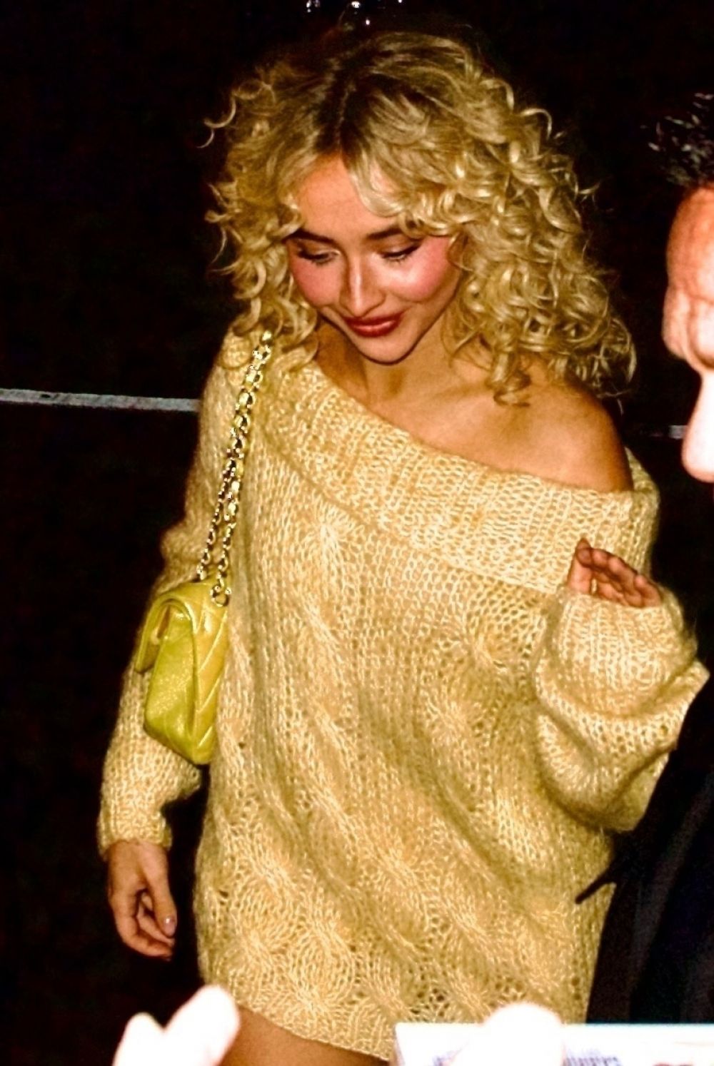 Sabrina Carpenter Arrives at Snl Cast Dinner