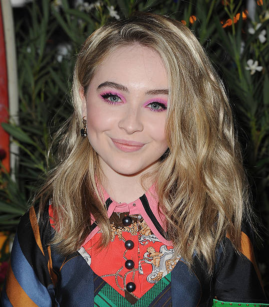 Sabrina Carpenter arrives at Teen Vogue Celebrates 14th Annual Young Hollywood Issue at Reel Inn on September 23, 2016 in Malibu, California. — frame 1/7 (537×612)