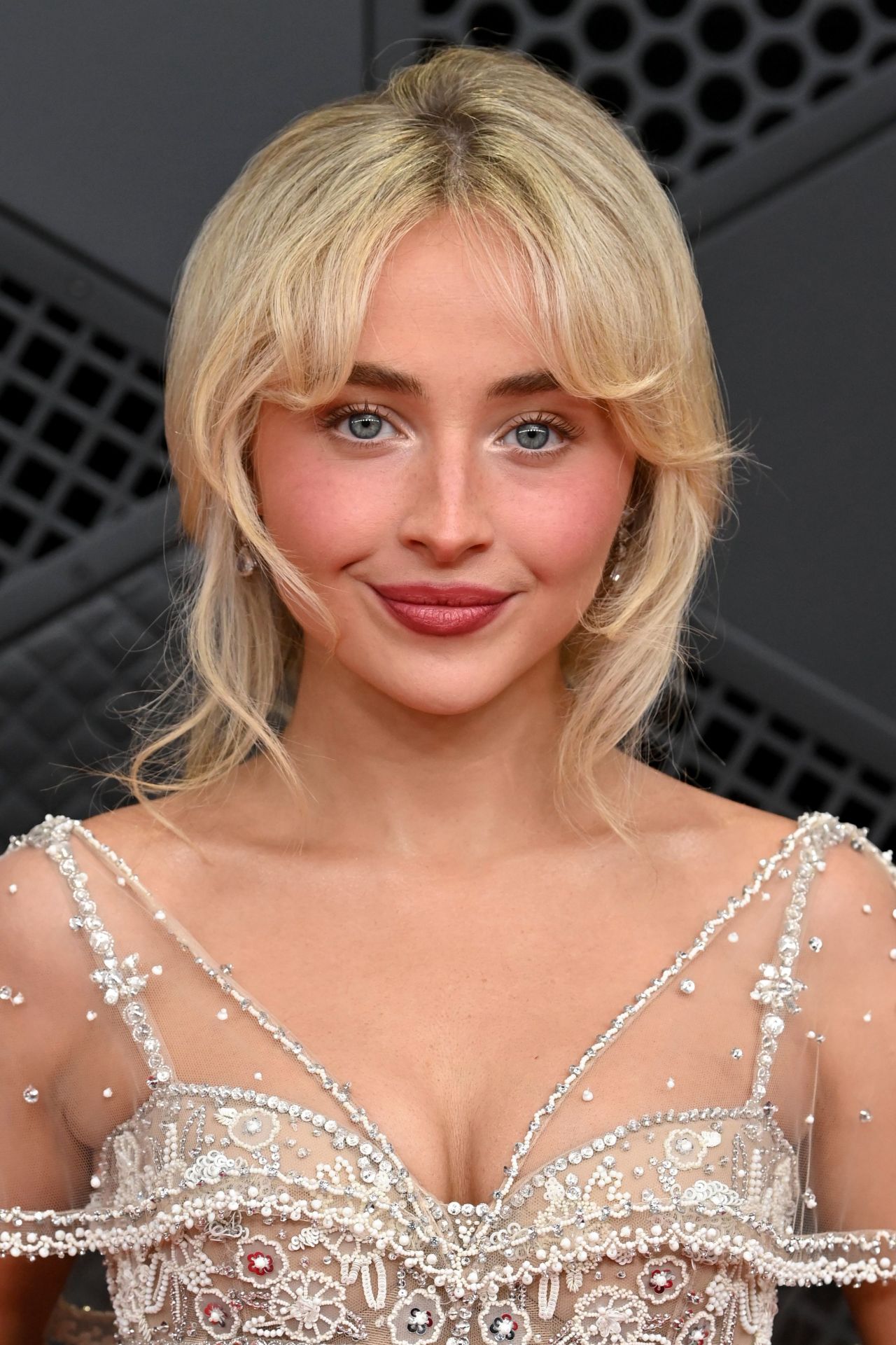 Sabrina Carpenter at 2026 Grammy Awards in Beaded Valentino Gown — frame 24/48 (1280×1921)