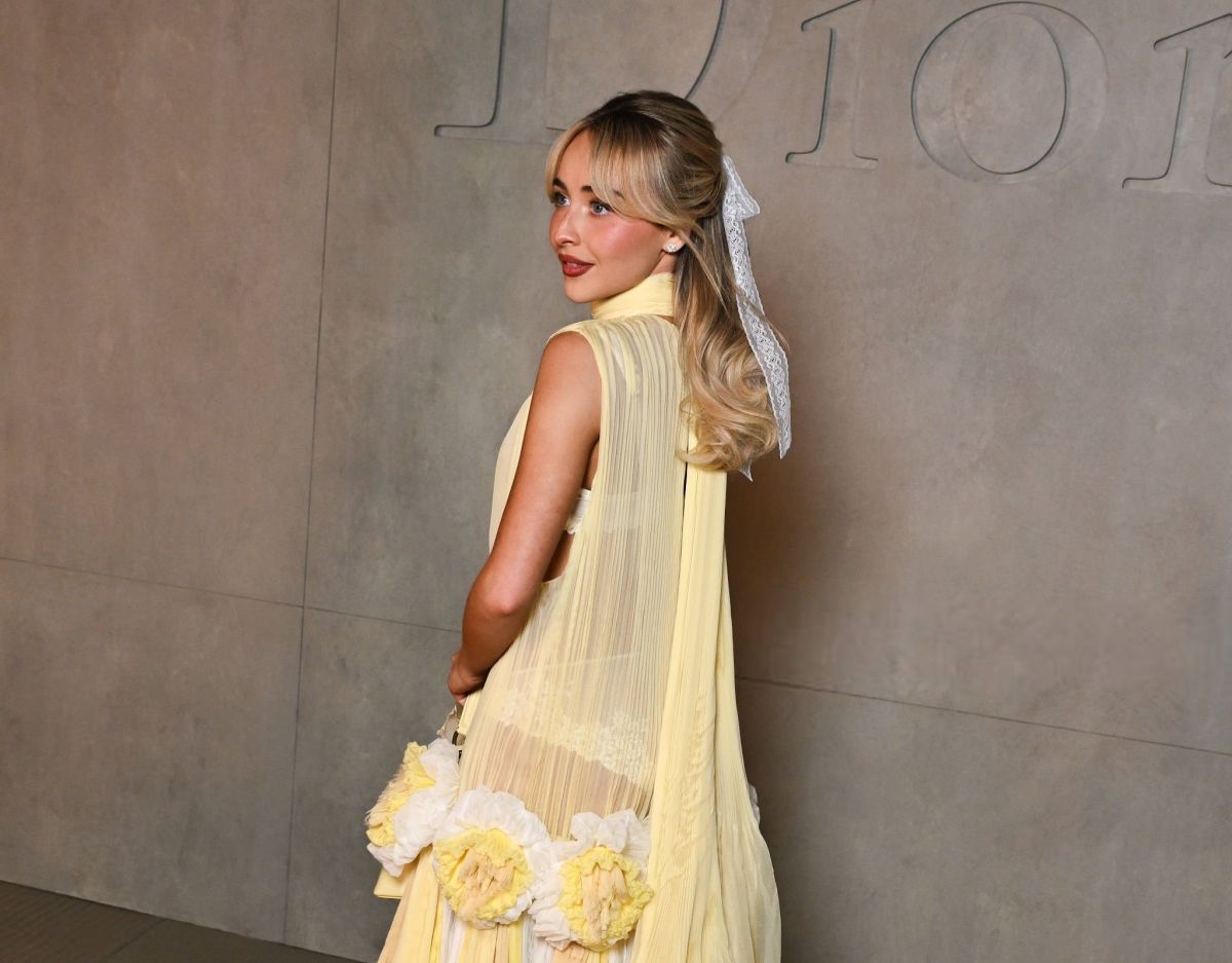Sabrina Carpenter at 2027 Dior Cruise Show