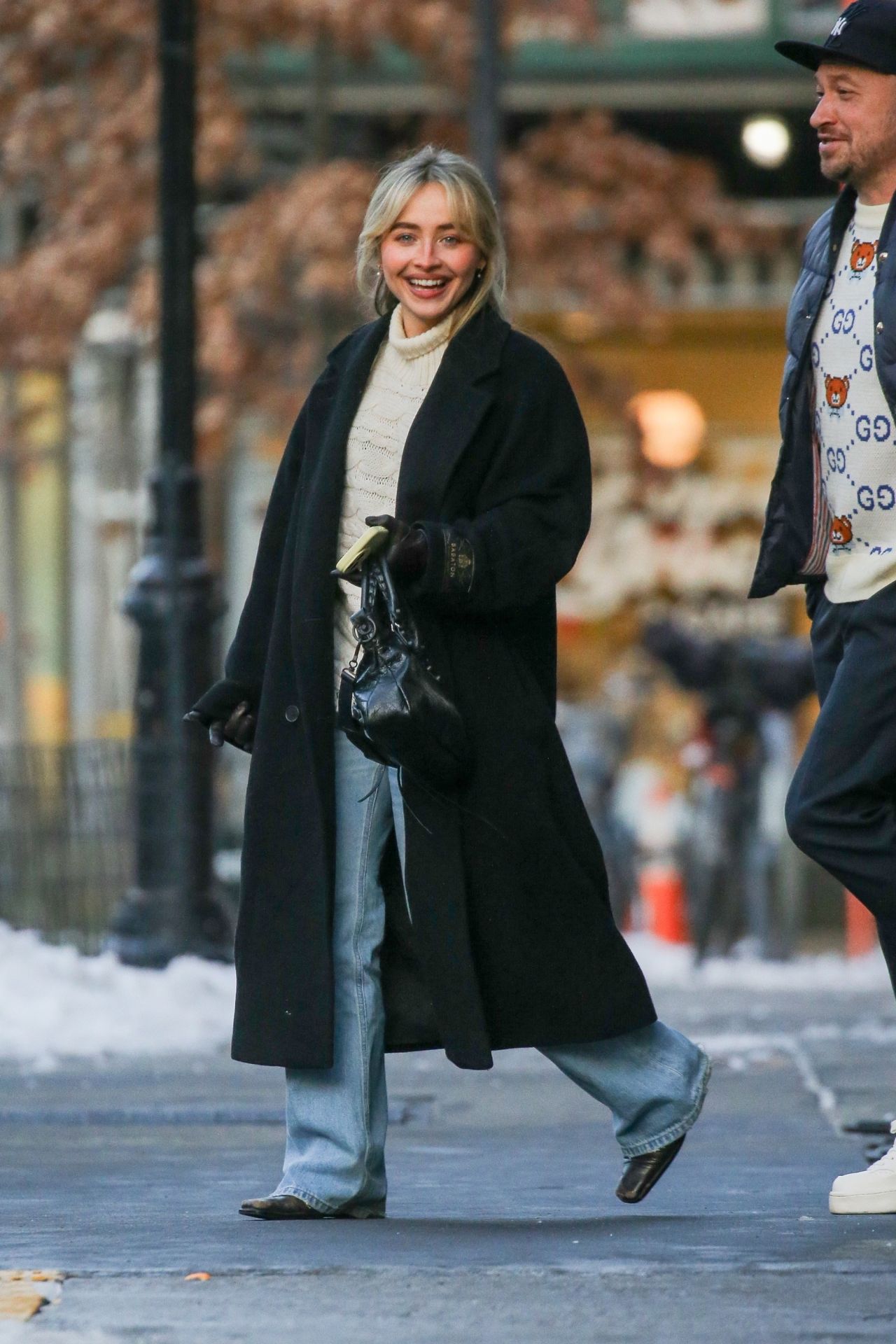 Sabrina Carpenter at Bar Pitti in New York City (1280×1920)