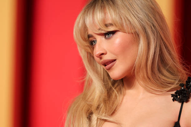 Sabrina Carpenter at the 2024 Vanity Fair Oscar