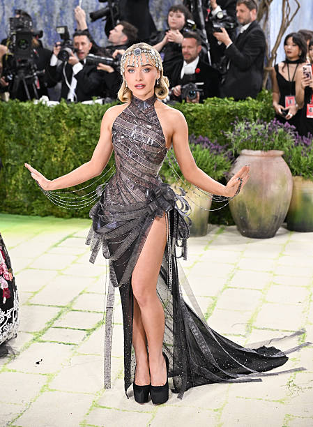 Sabrina Carpenter at the 2026 Met Gala Celebrating (449×612)