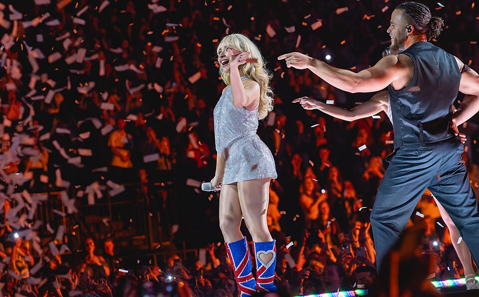 Sabrina Carpenter at the O2 Arena in March 2025 — frame 5/5 (6000×3727)