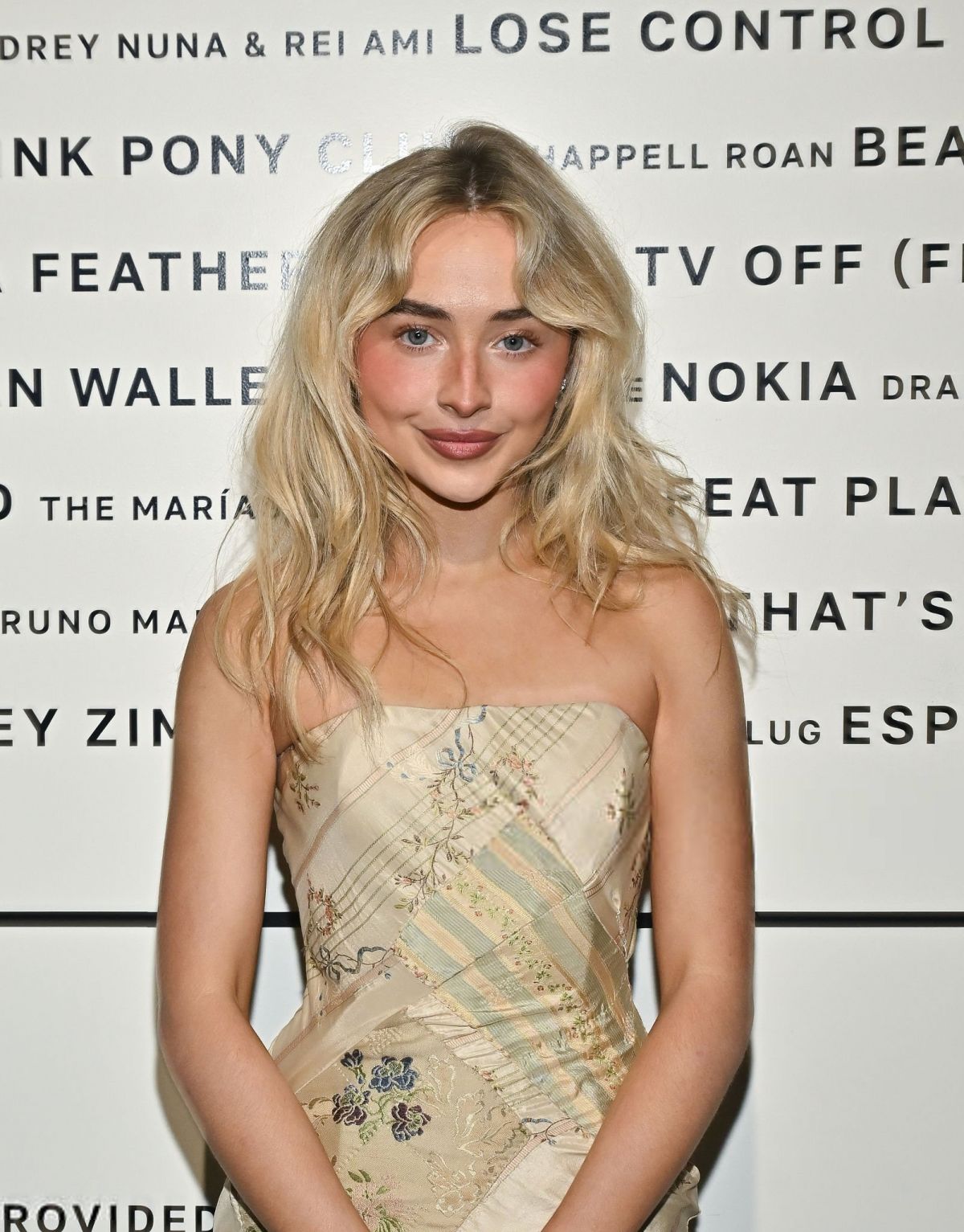 SABRINA CARPENTER at Variety Hitmakers 2025 in Los Angeles 12/06/2025 (1200×1533)