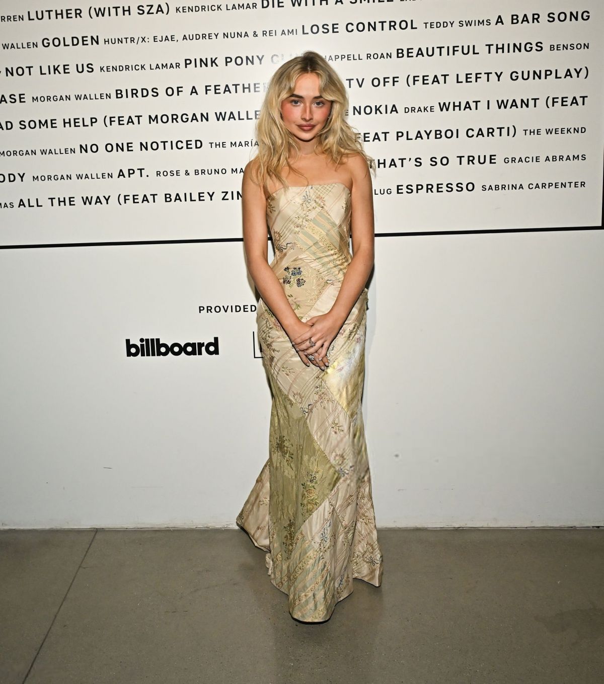 SABRINA CARPENTER at Variety Hitmakers 2025 in Los Angeles 12/06/2025 (1200×1359)