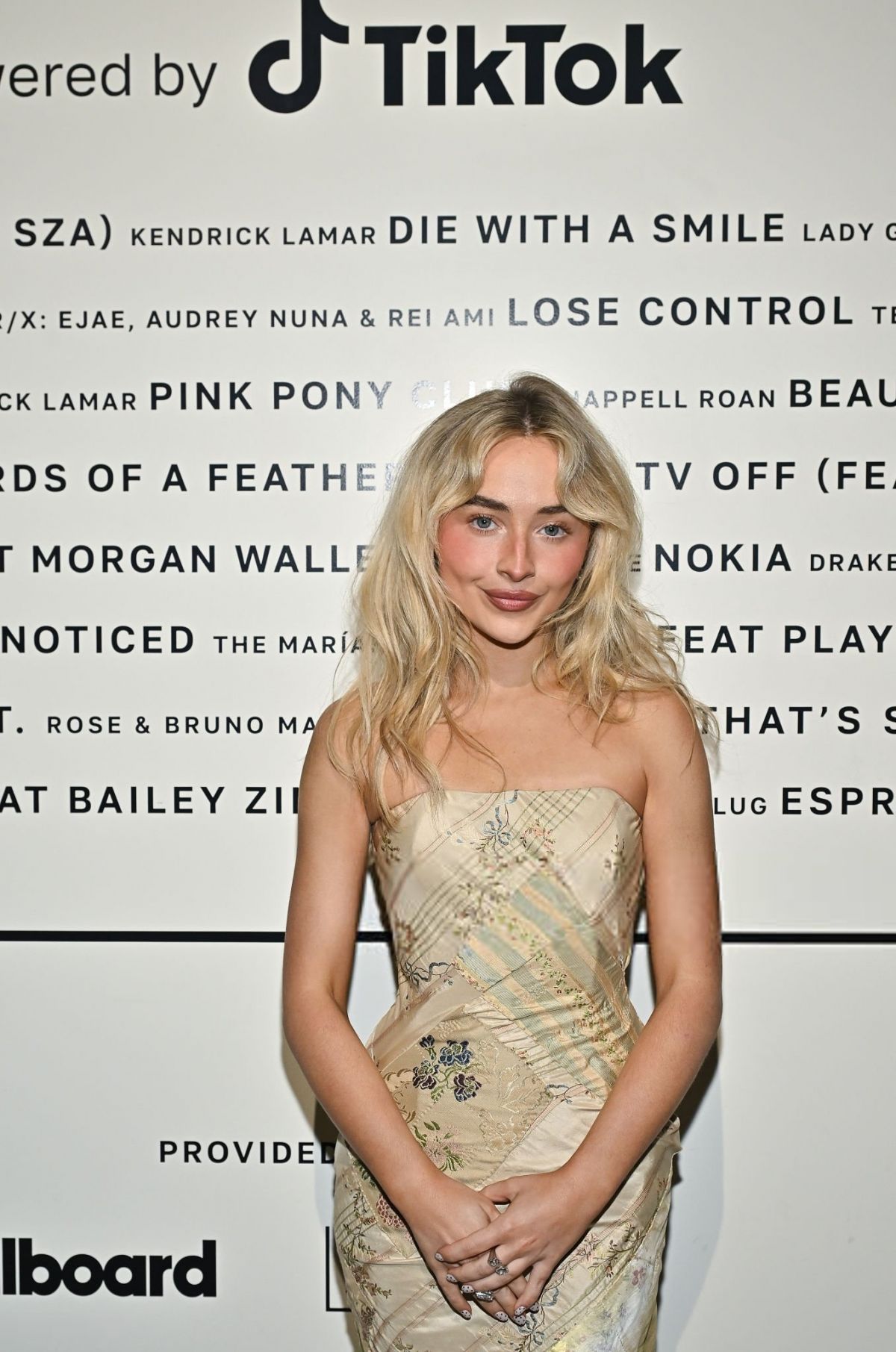 SABRINA CARPENTER at Variety Hitmakers 2025 in Los Angeles 12/06/2025 (1200×1811)
