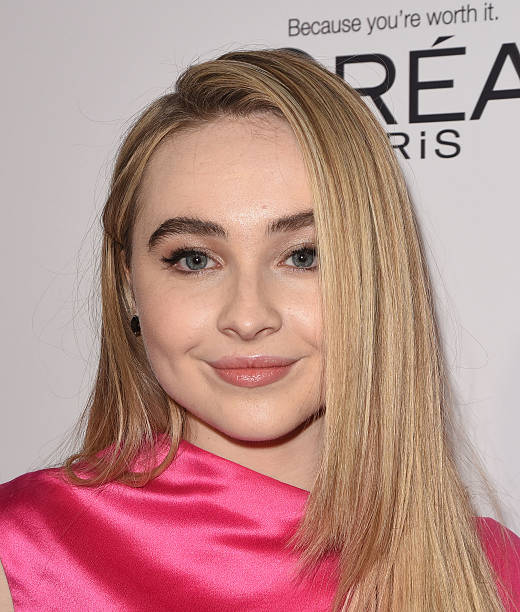 Sabrina Carpenter attends a DJ night hosted by Vanity Fair, L'Oreal Paris, & Hailee Steinfeld at Palihouse Holloway on February 26, 2016 in West Hollywood, California. — frame 1/9 (520×612)