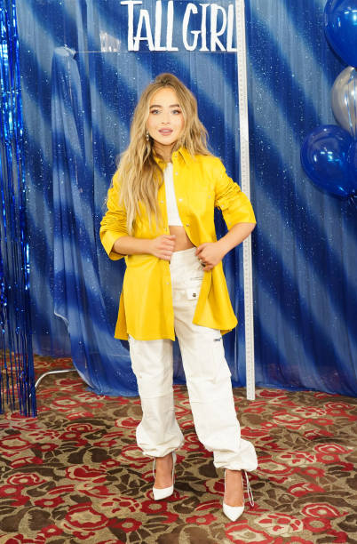 Sabrina Carpenter Attends a Photo Call for Netflix