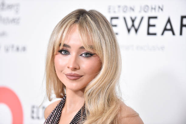 Sabrina Carpenter attends Elton John AIDS Foundation's 30th Annual Academy Awards Viewing Party on March 27, 2022 in West Hollywood, California. — frame 1/18 (612×407)