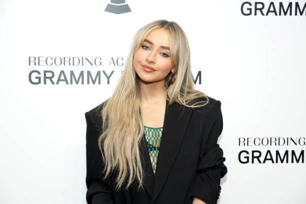 Sabrina Carpenter attends Spotlight: Sabrina Carpenter at The GRAMMY Museum on November 02, 2022 in Los Angeles, California. (612×408)