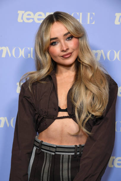 Sabrina Carpenter attends Teen Vogue Summit 2022 at Goya Studios on November 12, 2022 in Los Angeles, California. — frame 1/11 (408×612)