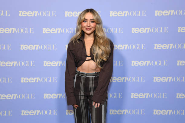 Sabrina Carpenter attends Teen Vogue Summit 2022 at Goya Studios on November 12, 2022 in Los Angeles, California. — frame 3/11 (612×408)