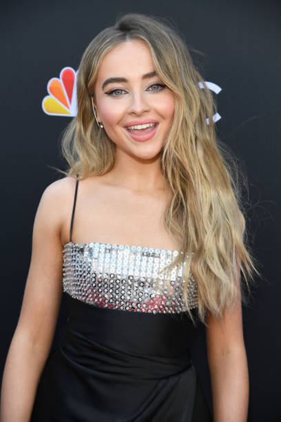 Sabrina Carpenter attends the 2019 Billboard Music Awards at MGM Grand Garden Arena on May 1, 2019 in Las Vegas, Nevada. — frame 5/10 (408×612)