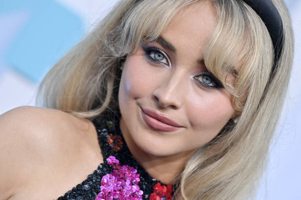 Sabrina Carpenter attends the 2022 MTV Video Music Awards at Prudential Center on August 28, 2022 in Newark, New Jersey. — frame 1/6 (612×408)