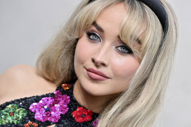 Sabrina Carpenter attends the 2022 MTV Video Music Awards at Prudential Center on August 28, 2022 in Newark, New Jersey. — frame 4/6 (612×408)