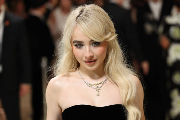 Sabrina Carpenter Attends the 2024 Met Gala Celebr