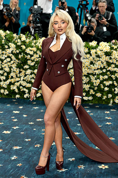 Sabrina Carpenter Attends the 2025 Met Gala Celebr