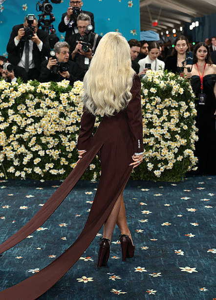 Sabrina Carpenter Attends the 2025 Met Gala Celebr