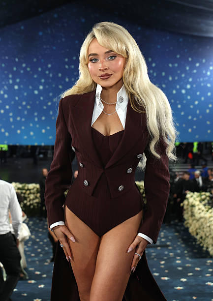 Sabrina Carpenter attends the 2025 Met Gala Celebrating "Superfine: Tailoring Black Style" at Metropolitan Museum of Art on May 05, 2025 in New York City. (433×612)