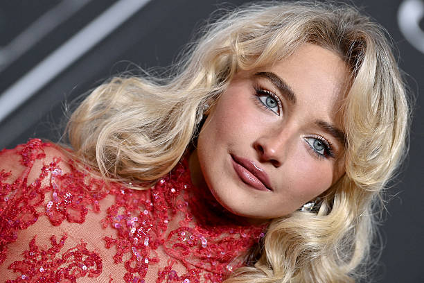 Sabrina Carpenter attends the 2025 MTV Video Music Awards at UBS Arena on September 07, 2025 in Elmont, New York. — frame 17/64 (612×408)
