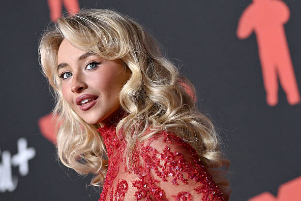 Sabrina Carpenter attends the 2025 MTV Video Music Awards at UBS Arena on September 07, 2025 in Elmont, New York. — frame 29/64 (612×408)