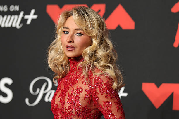 Sabrina Carpenter attends the 2025 MTV Video Music Awards at UBS Arena on September 07, 2025 in Elmont, New York. — frame 4/64 (612×408)