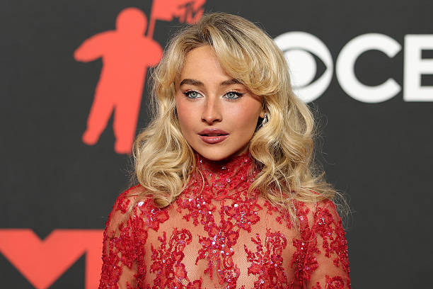 Sabrina Carpenter attends the 2025 MTV Video Music Awards at UBS Arena on September 07, 2025 in Elmont, New York. — frame 7/64 (612×408)
