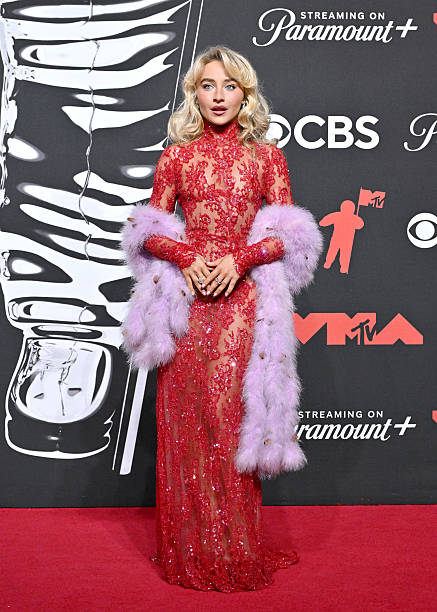 Sabrina Carpenter attends the 2025 MTV Video Music Awards at UBS Arena on September 07, 2025 in Elmont, New York. — frame 47/64 (437×612)