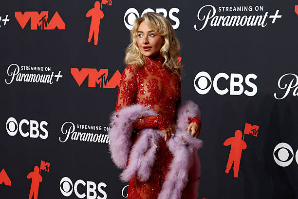Sabrina Carpenter attends the 2025 MTV Video Music Awards at UBS Arena on September 07, 2025 in Elmont, New York. — frame 36/64 (612×408)