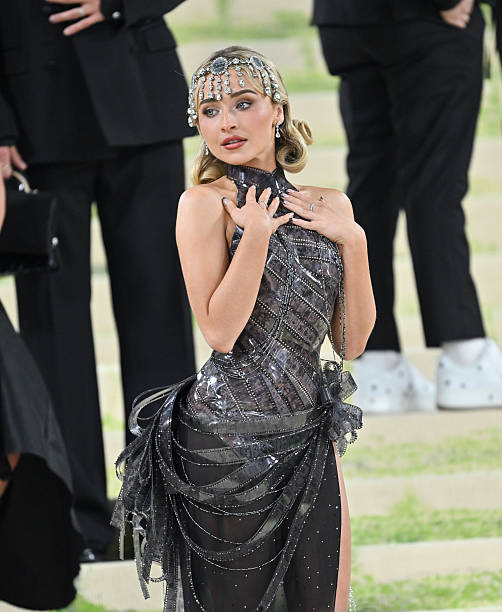 Sabrina Carpenter Attends the 2026 Met Gala Celebr