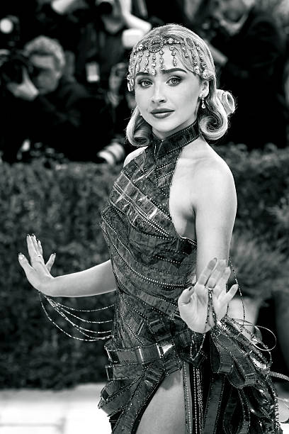 Sabrina Carpenter Attends the 2026 Met Gala Celebr