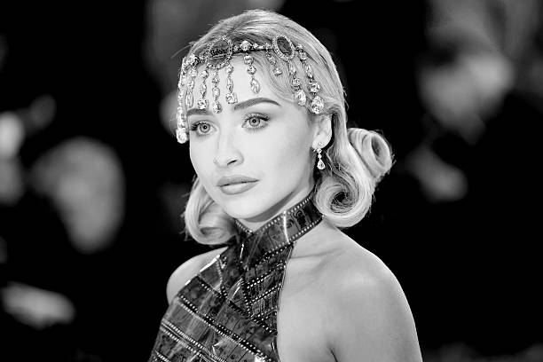 Sabrina Carpenter attends the 2026 Met Gala celebrating "Costume Art" at the Metropolitan Museum of Art on May 04, 2026 in New York City. — frame 6/19 (612×408)