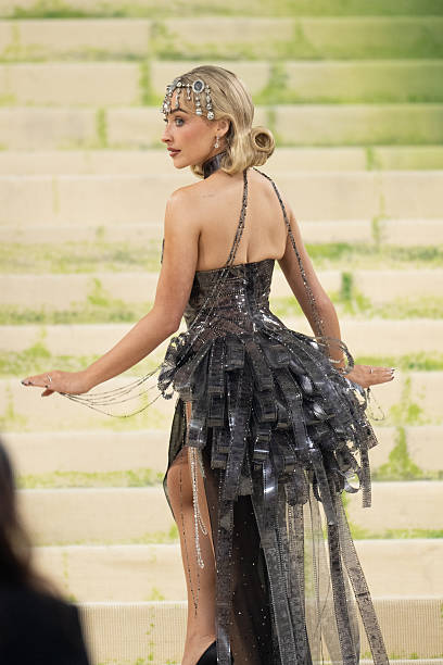 Sabrina Carpenter Attends the 2026 Met Gala Celebr