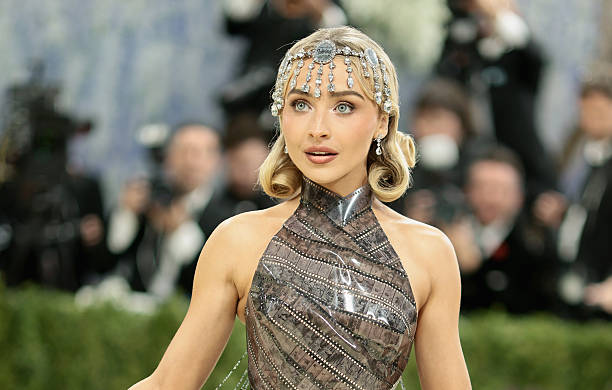 Sabrina Carpenter attends the 2026 Met Gala celebrating "Costume Art" at the Metropolitan Museum of Art on May 04, 2026 in New York City. — frame 1/19 (612×390)
