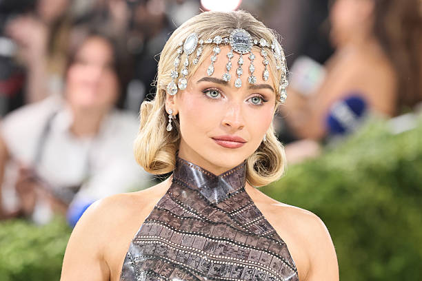 Sabrina Carpenter Attends the 2026 Met Gala Celebr