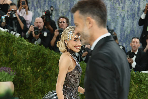 Sabrina Carpenter Attends the 2026 Met Gala Celebr (612×411)
