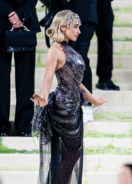 Sabrina Carpenter Attends the 2026 Met Gala Celebr