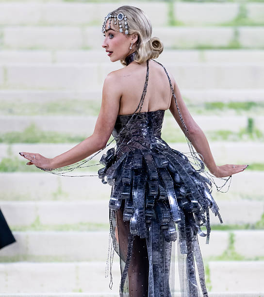 Sabrina Carpenter Attends the 2026 Met Gala Celebr