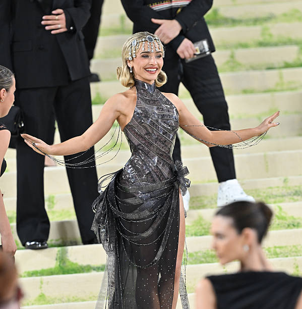 Sabrina Carpenter Attends the 2026 Met Gala Celebr