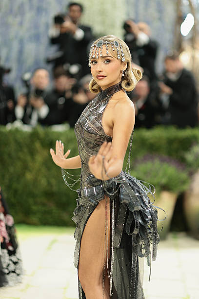 Sabrina Carpenter Attends the 2026 Met Gala Celebr